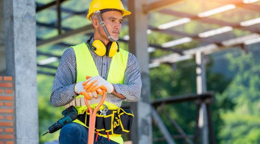 Professional gutter cleaning in Thornton, IA
